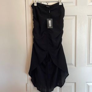 Pretty little things black woven skirt w/ ruching. Size 10